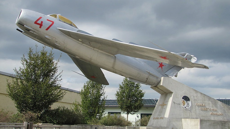 Illustration for article titled Fighter Planes That Became Battle-Scarred War Monuments